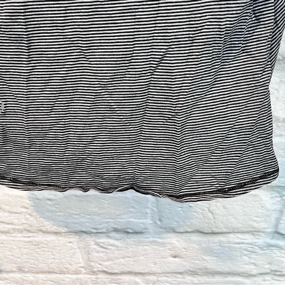 Lululemon Size 4 Radiant Long Sleeve Tonka Stripe Black Heathered Medium Grey - Picture 12 of 16